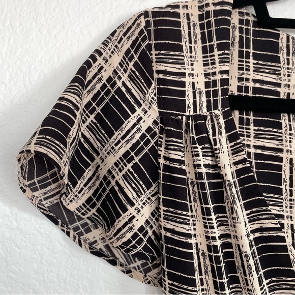 URBAN OUTFITTERS • Black and Cream Plaid Print Wrap Midi Dress • Small - Picture 10 of 13